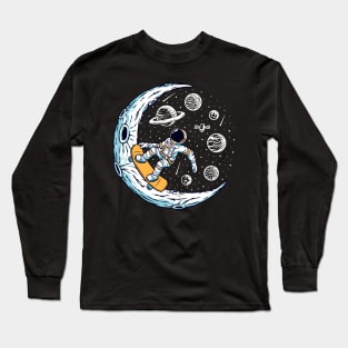 astronaut skateboarding Long Sleeve T-Shirt